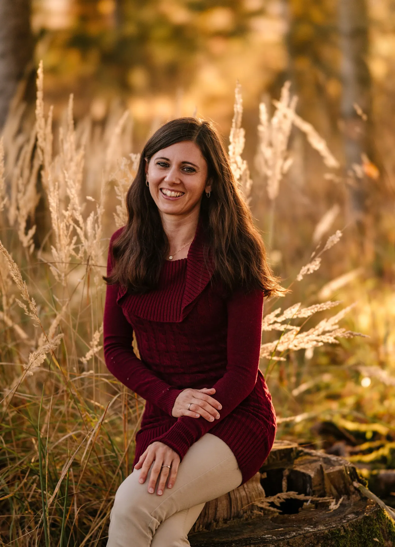 Portraitfoto von Anja Engelmann in der Natur